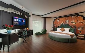 Halo Hanoi Hotel